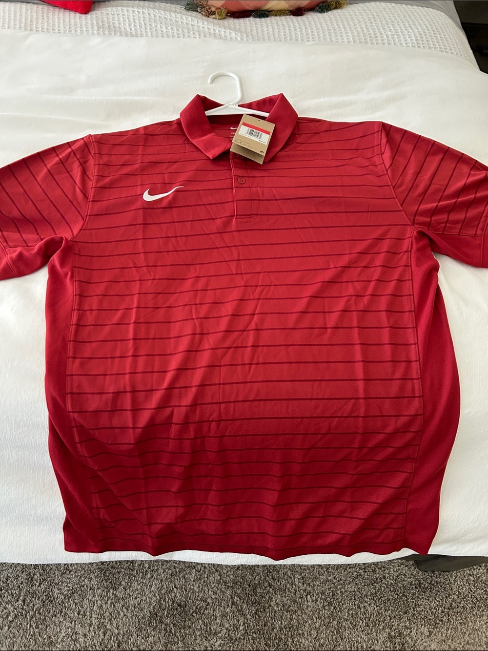 BRAND NEW MENS NIKE CRIMSON POLO - SIZE LARGE